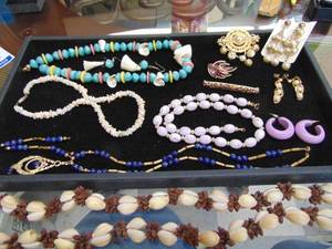 lot 1110 image: Fashion Jewelry