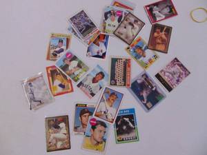 lot 1156 image: 33 Red Sox Baseball Cards with Williams, Yaz, Clemens, Rice