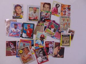 lot 1169 image: 41 Cardinals Baseball cards with Brock, Ozzie, Torre, McCarver