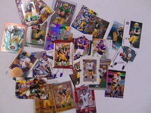 lot 1173 image: 26 - Brett Favre Football Cards