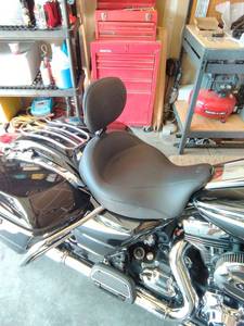 lot 5073 image: MUSTANG SEATS Vintage Super Solo Seat wRemovable Driver Backrest - 79446