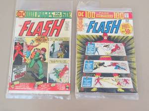 lot 7821 image: Comic Book Lot of 2 Flash