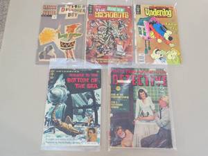 lot 7831 image: Comic Book Mixed Lot of 5