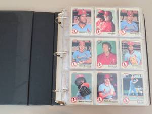lot 7852 image: 1983 Fleer Baseball Near Complete Set