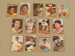 lot 7871 image: 1962 Topps Baseball Cards Lot of 12
