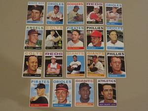 lot 7877 image: 1964 Topps Baseball Cards Lot of 19