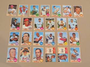 lot 7887 image: 1968 Topps Baseball Cards Lot of 25