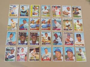 lot 7884 image: 1967 Topps Baseball Cards Lot of 28