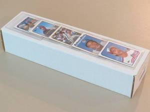 lot 7943 image: 1989 Topps Baseball Complete Set