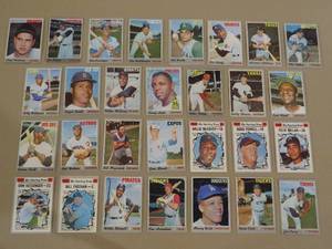 lot 7892 image: 1970 Topps Baseball Cards Lot of 29
