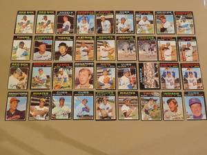lot 7893 image: 1971 Topps Baseball Cards Lot of 36