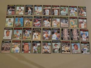 lot 7901 image: 1971 Topps Baseball Cards Lot of 36