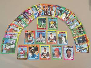 lot 7912 image: 1975 Topps Baseball Cards Lot of 68