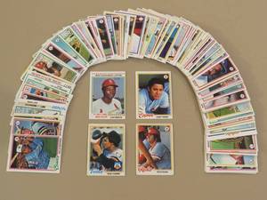 lot 7930 image: 1978 Topps Baseball Cards Lot of 93