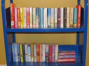 lot 7982 image: Large lot of paperback novels