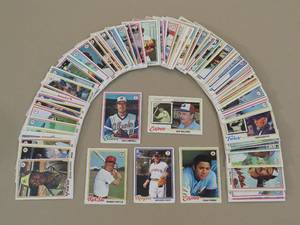lot 7918 image: 1978 Topps Baseball Cards Lot of 92