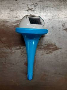 lot 1004 image: GAME 14030-BB Solar Digital Pool & Spa Thermometer Floating, Solar Powered & Wireless No Batteries Needed, Fahrenheit & Celsius, Double-Sided Display, Large Easy to Read LCD Screen, Light Blue