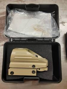 lot 1033 image: DD DAGGER DEFENSE DDHT -Combat Vet Owned Company- Series red dot Optic-Reflex Sight-Combat Vet Owned Company- for Sighting and Sport (tan)