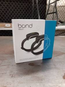 lot 1034 image: Bond Touch - Bracelets That Bring Long-Distance Lovers Closer Than Ever