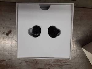 lot 1084 image: Rechargeable Sound Amplifiers Aids with Portable Charging Case Adjustable Volume Looks Like Earbuds