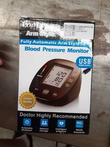 lot 1113 image: COOCEER Blood Pressure Monitor Cuff Upper Arm Automatic BP Machine Digital Home Blood Pressure Monitoring Meter 2x198 Memory Hypertension Detector