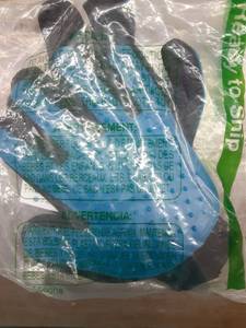 lot 1262 image: Pet Grooming Glove, Upgrade Premium Version Pet Hair Remover Glove, Enhanced Five Finger Design and The Softness of The Brush Head, Perfect for Dogs & Cats with Long & Short Fur - 1 Pair