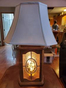 lot 2018 image: Wooden Framed Lamp with Mutiple Modes and Rose Decor