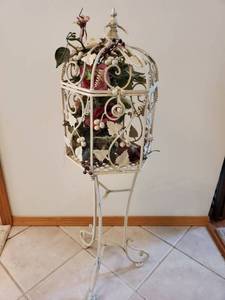 lot 2025 image: Wrought Iron Floral Cage Stand