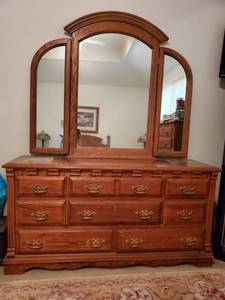 lot 2030 image: Webb 8 Drawr Dresser with 2 Attachment Mirrors. Brass Handles and Clean..CONTENTS NOT INCLUDED