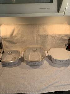 lot 6649 image: Three Piece Corningware - Blue Pattern&nbsp Set Location Kitchen