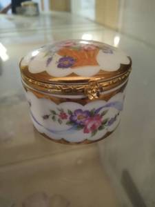 lot 6665 image: Sadak Floral Trinket Box