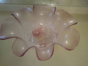 lot 6680 image: Pink Floral Bowl Carnival Style