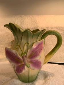 lot 6694 image: Ceramic Butterfly Pitcher Location Kitchen