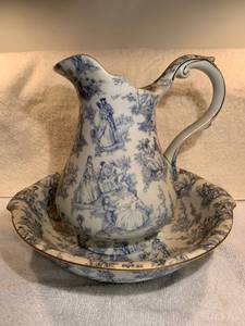 lot 6698 image: Beautiful Blue and White Pitcher and Basin Location Kitchen