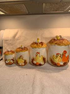 lot 6707 image: Vintage 4 Piece Sears and Roebuck 1976 Ceramic Hens and Chicks Canister Set Location Kitchen Corner Cabinet
