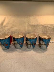 lot 6709 image: Fun Frosty Christmas Mugs Location Kitchen