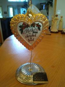 lot 6738 image: Robert Stanley Home Collection Morher Ornament