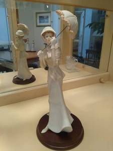 lot 6740 image: Victorian Lady Figurine