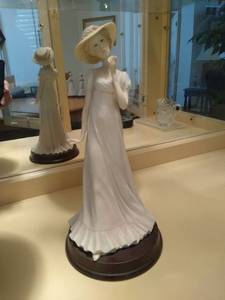 lot 6741 image: Victorian Lady Figurine