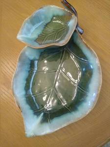 lot 6748 image: Leaf Serving Decor Not for Food