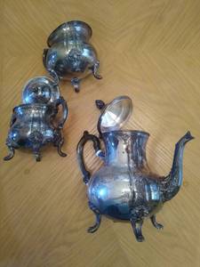 lot 6755 image: Silver Plate Tea Set Towle Tea Pot, Cream ,Sugar