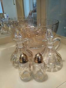 lot 6760 image: Glass with Gold Flecks 5 Piece Salad Set