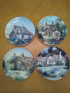 lot 6790 image: English Country Cottage Collectors Plates Collectible Plates - 4 Total&nbsp