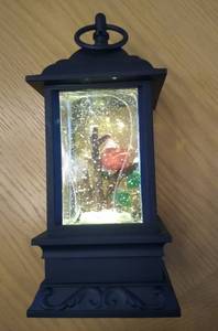 lot 6809 image: Cardinal Lantern Globe