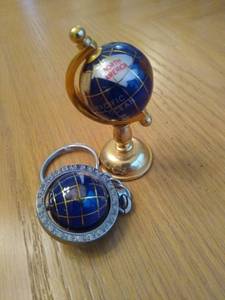 lot 6811 image: Globe Decor and Key Ring