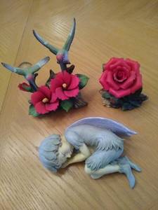 lot 6814 image: Resin Sleeping Garden Fairy, Rose Decor