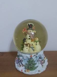 lot 8248 image: Functioning Snow Globe And Music Box With Frosty The Snowman Family