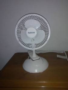 lot 8255 image: Holmes Mini Clip Fan With Detachable Base