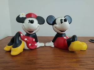 lot 8288 image: Mickey & Mini Mouse Piggie Bank