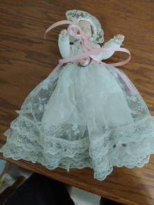 lot 8289 image: Vintage Baby Doll